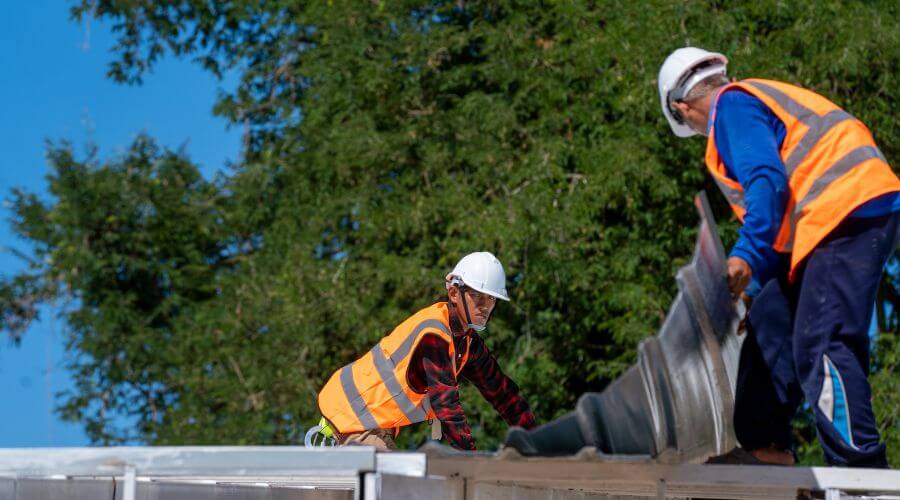 Expert top industrial roofings services in Cutler, CA